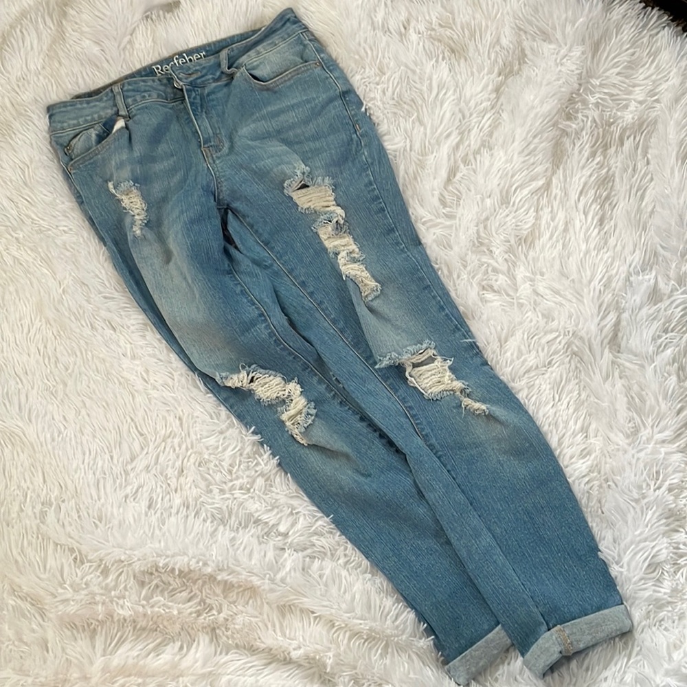 Ripped skinny jeans